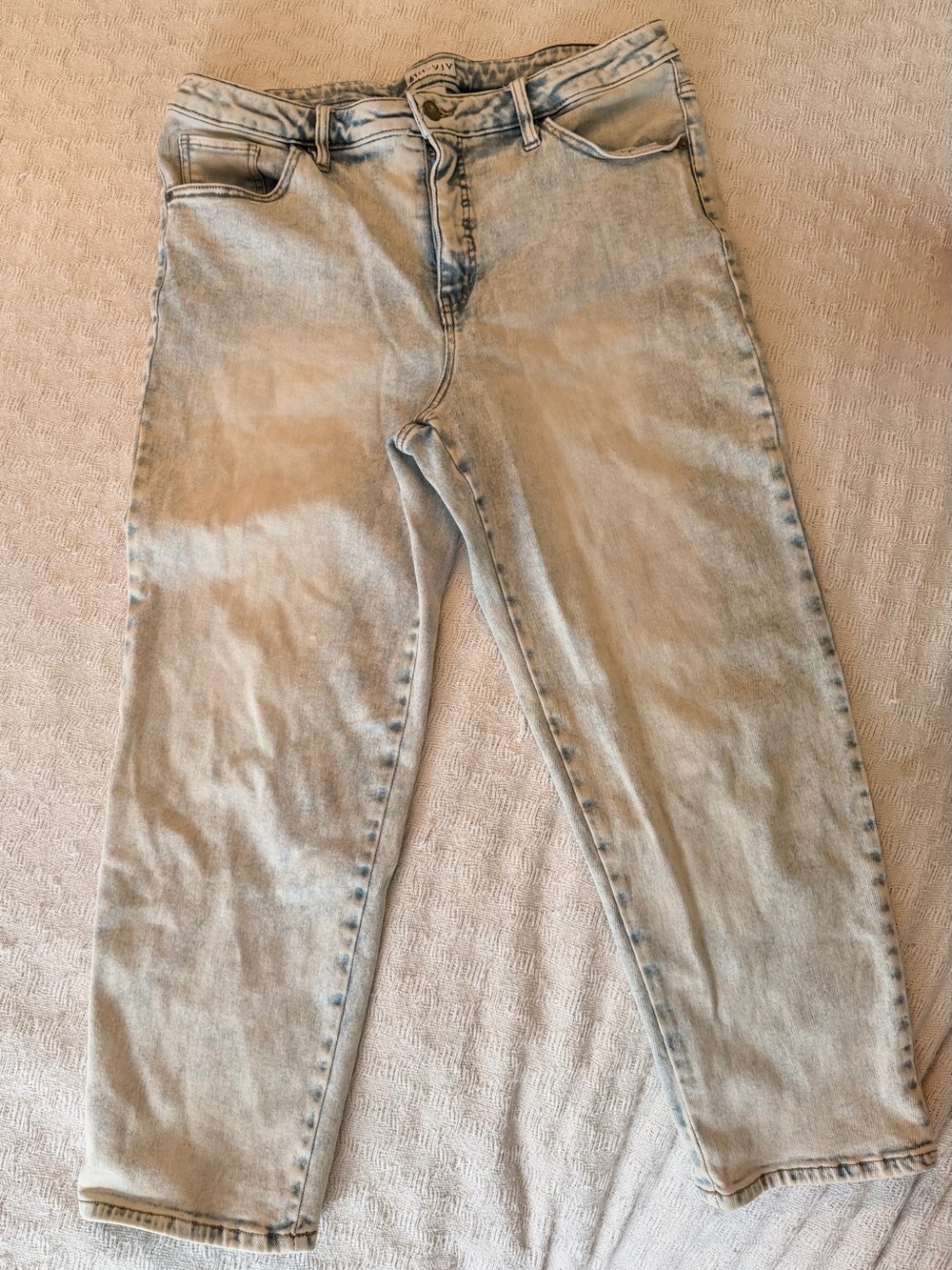 Ava & Viv Light Wash High-Rise Jeans - Pale Blue - Picture 3 of 7